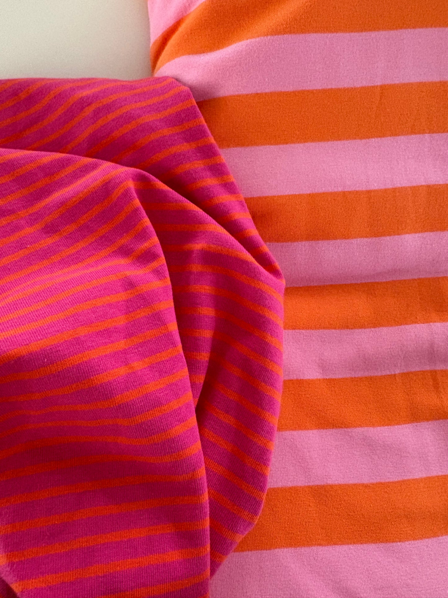 Hoeslaken verschoonmand/kinderwagen - streep - roze/oranje