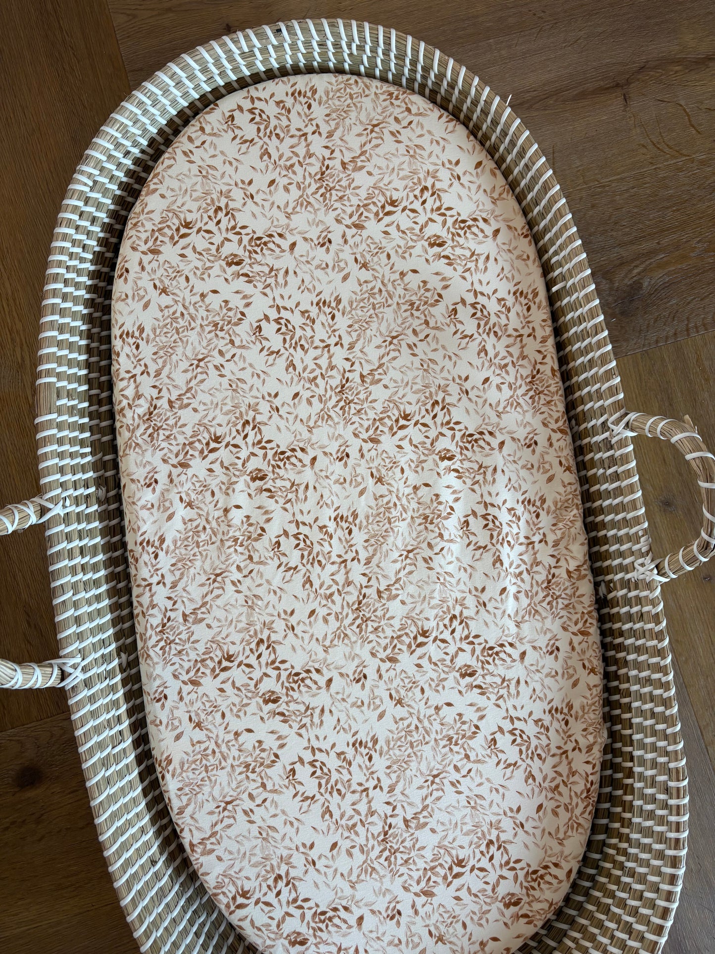 Hoeslaken verschoonmand/kinderwagen - bruine blaadjes