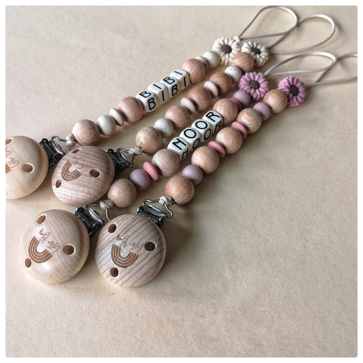 Speenkoord Bloem Ivoor met naam - Bibi