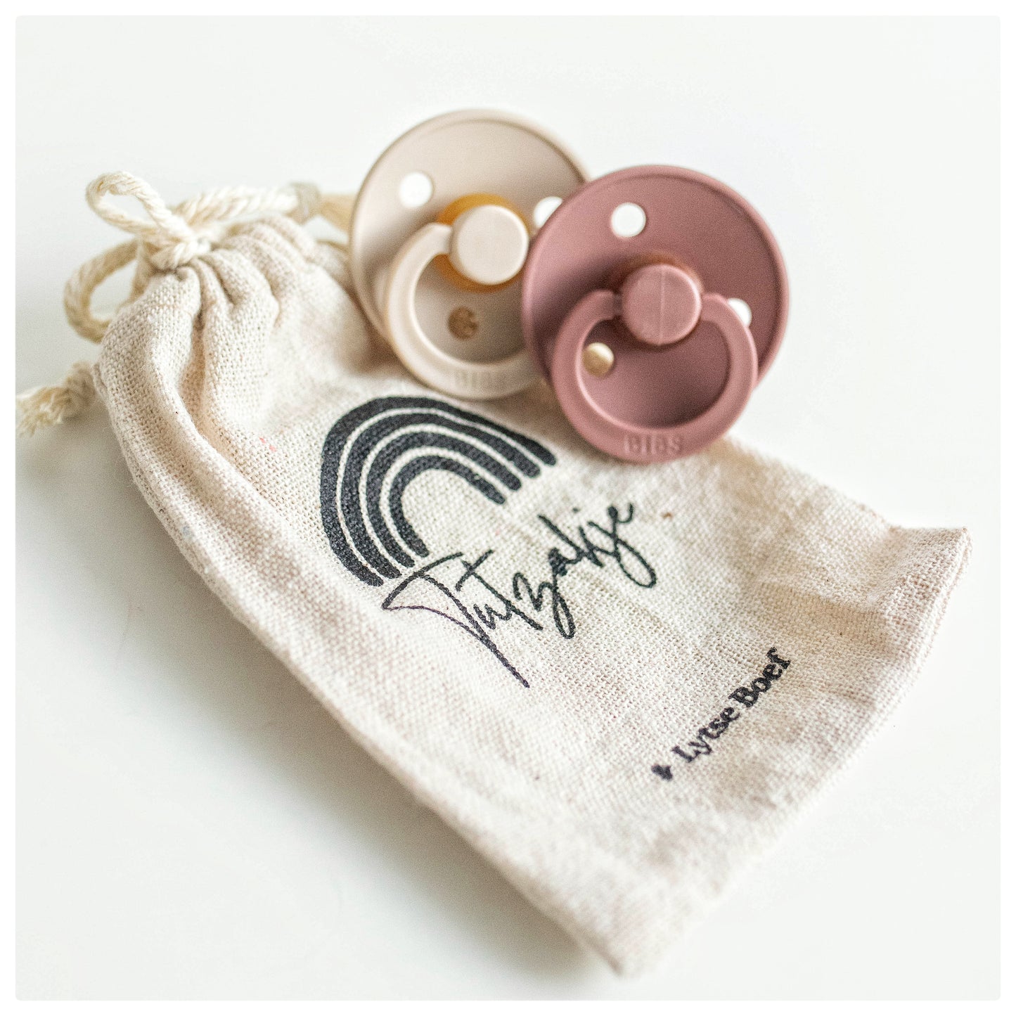 Linnen Tutzakje / speenzakje - regenboog