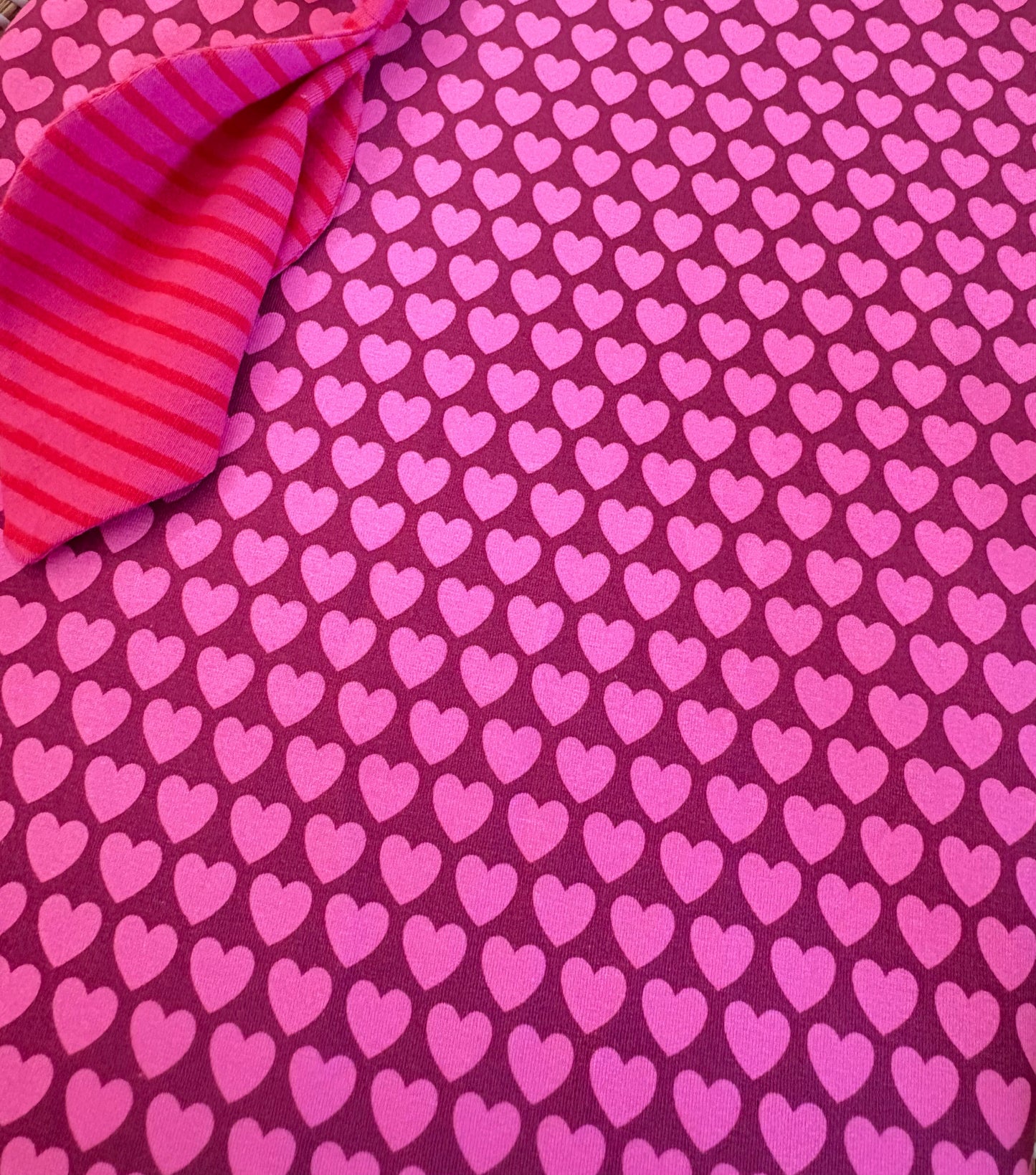 Hoeslaken verschoonmand/kinderwagen - hartjes - aubergine/roze