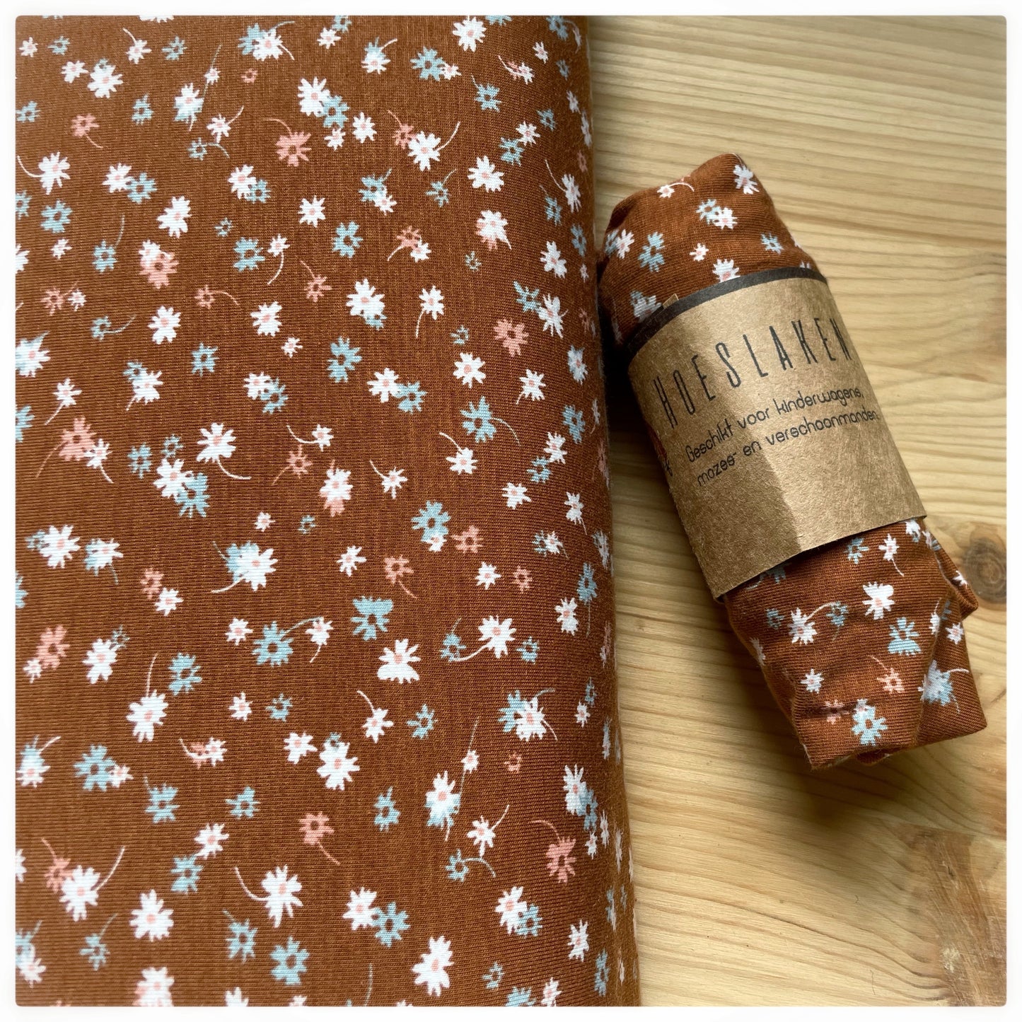 Hoeslaken verschoonmand/kinderwagen - bloemen caramel