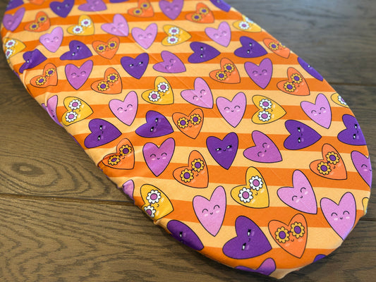 Hoeslaken verschoonmand/kinderwagen - Oranje/lila - hartjes