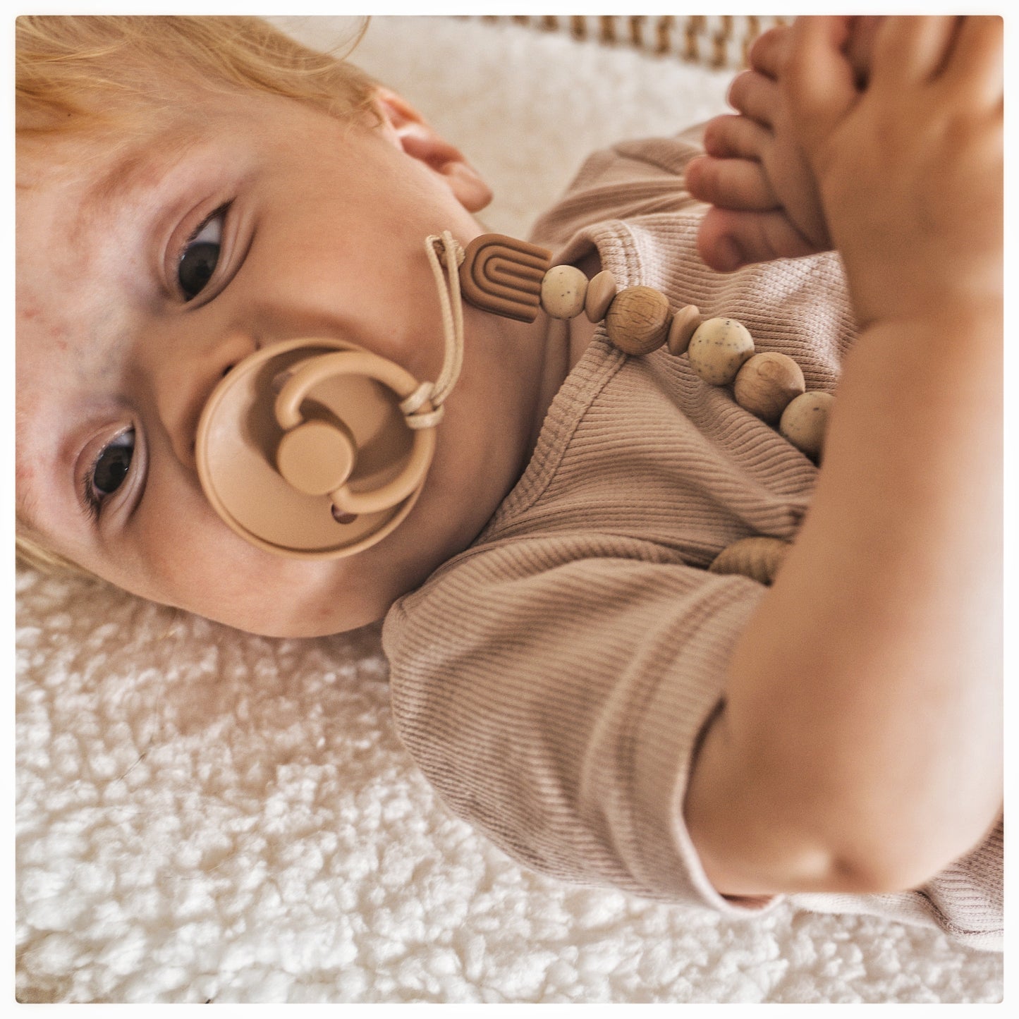 Speenkoord Boho Regenboog - Camel/Beige